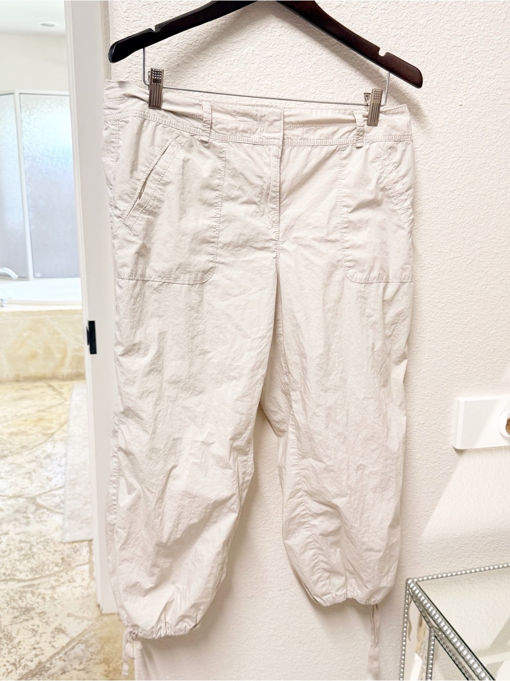 LOFT Cropped Cargo Capris 14